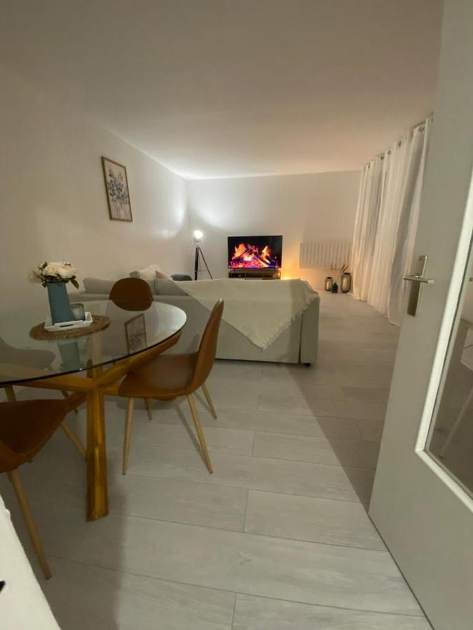 Appartement Chaville Luaran gambar